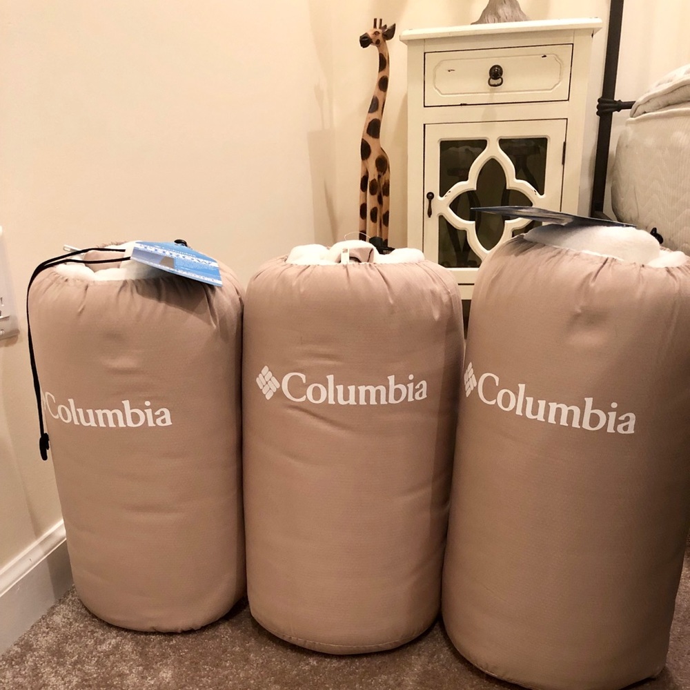 3 Columbia indoor/outdoor blankets.